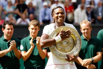 Como se mencionaba con anterioridad, la tenista tuvo un año calcado en cuanto a Grand Slams al 2009. En Wimbledon se repitió la historia del año anterior. La rival sería otra. Serena arrolló a Vera Zvonareva con un contundente 6-3, 6-2. De este modo, Williams lograba su cuarto título en Londres.