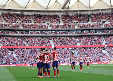 Atlético de Madrid 3-0 Osasuna | Caño de Griezmann en línea de tres cuartos, De Paul recogió el balón y filtró a Correa para finalizar por el palo corto raso.