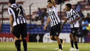 Gast&oacute;n Rodr&iacute;guez celebra uno de los goles de Montevideo Wanderers. 