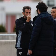 La “confianza” sobre Quique Flores