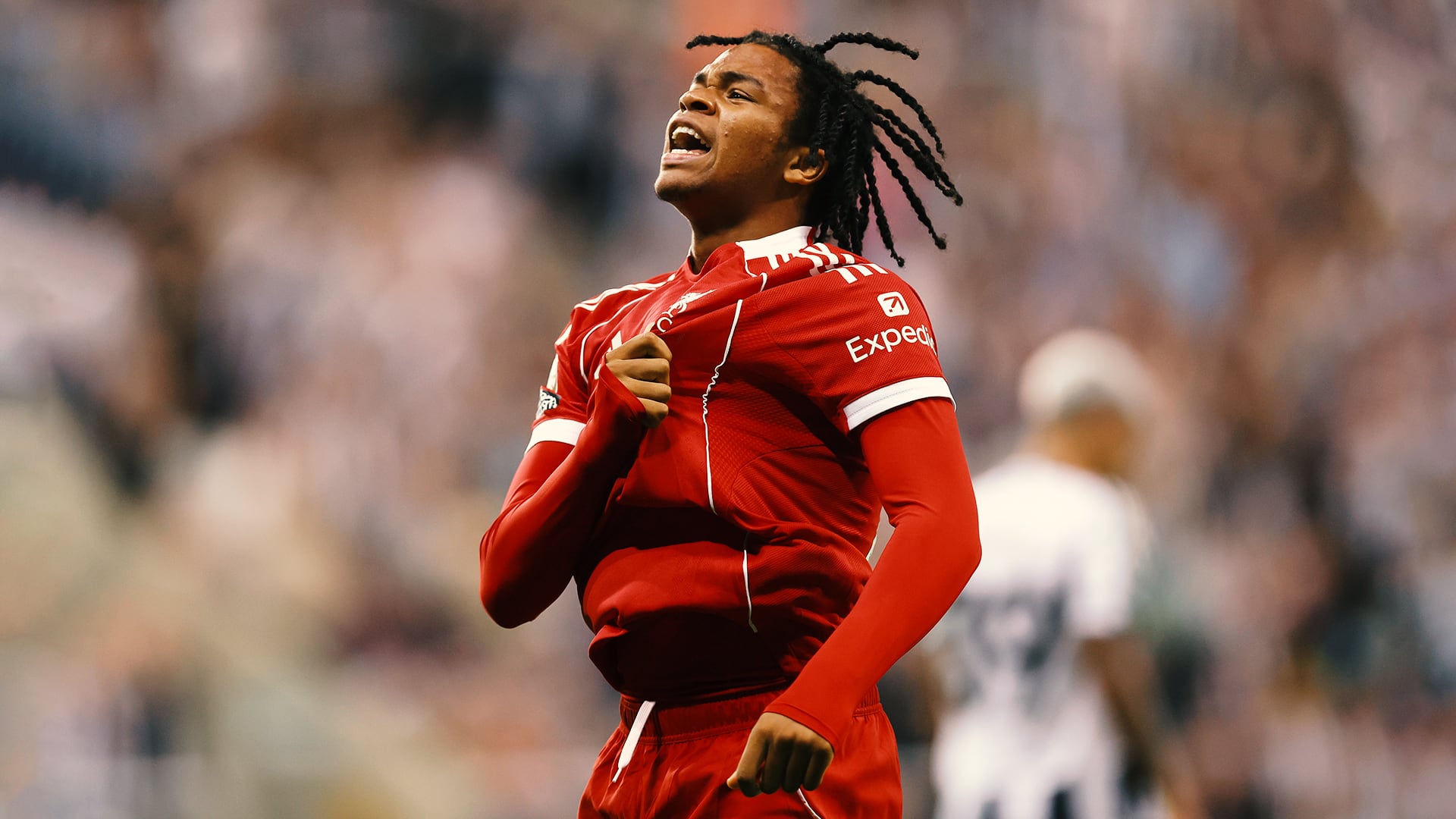 Nacido en 2008, joven futbolista británico y juvenil 'Red', cuarto goleador más joven en la historia de la Premier League tras crear su gol ante el Newcastle. En septiembre del año pasado, el Liverpool del Chelsea fue 