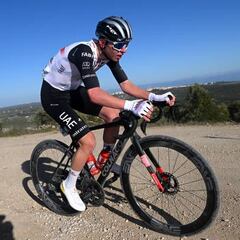 Pogacar para y no defenderá su corona en la Strade Bianche