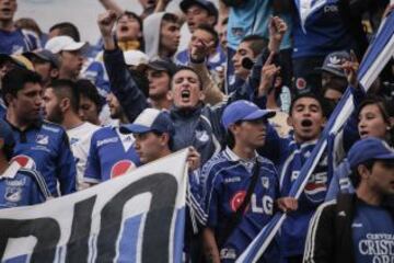 Alegría, fiesta y color fueron los ingredientes que imprimieron los hinchas de Millonarios ante Cortuluá.