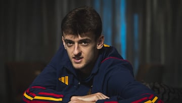 Aimar Oroz posa para AS en la concentraci¨®n de la Sub-21 (Foto de Javier Gandul).