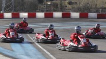 COMPETICI&Oacute;N. Los pilotos en plena lucha en el circuito.
 