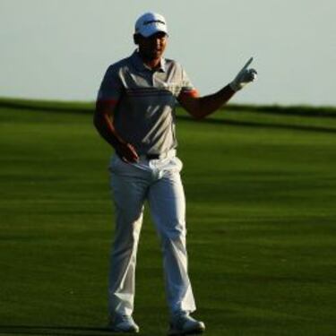 Los australianos Jones y Day toman la cabeza en el PGA