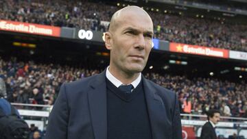 Zinedine Zidane, est&aacute; a un partido del record de Beenhakker. 