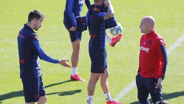 11/03/20  ENTRENAMIENTO DEL LEVANTE UD - 
 
 POSTIGO PACO LOPEZ 