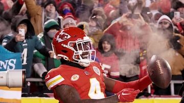 Chiefs receiver Rashee Rice is wanted by Dallas police after a serious accident occurred in which he is the suspected driver. Video shows men fleeing.