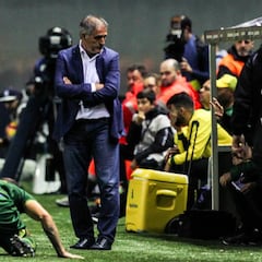 Paco Herrera dice que Las Palmas tiene "muchas dudas"