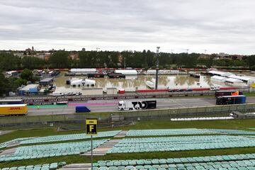 Las inundaciones de la región italiana de Emilia Romaña están dejando numerosos destrozos pero lo peor son los al menos nueve muertos y las 13.000 personas evacuadas. No se ha librado el circuito de Imola que acogía este fin de semana el Gran Premio de Fórmula 1, finalmente suspendido. 