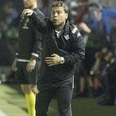 Rubi ya acapara las dudas en un Betis al ralentí