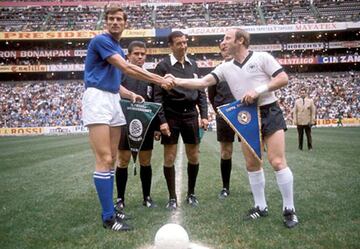 La semifinal entre Italia y Alemania en la Copa del Mundo de México 1970 es recordada como El partido del siglo. El cuadro italiano se llevó la eliminatoria con marcador de 4-3 en el Estadio Azteca. 