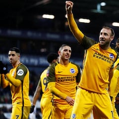 Murray clasifica al Brighton con dos goles en la prórroga