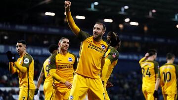 Murray clasifica al Brighton con dos goles en la prórroga