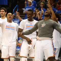 Durant y Westbrook doman a los Spurs y los Warriors de Curry ya esperan en la final