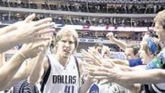 Nowitzki mete 50 y arrasa a Phoenix