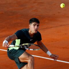 Alcaraz saca el orgullo y supera a Coric con España eliminada