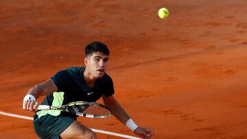 Alcaraz saca el orgullo y supera a Coric con España eliminada