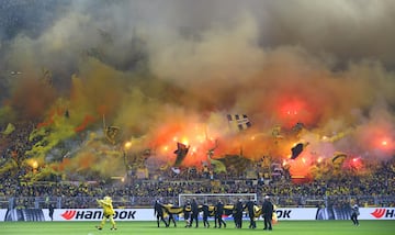 El Borussia Dortmund y el FC Schalke 04 se han enfrentado hoy y el ambiente del Signal Iduna Park siempre impacta.