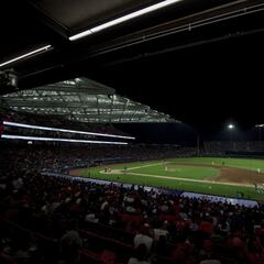 Aficionada denuncia a vendedora de cerveza en el Harp Helú; el estadio se hace responsable