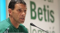 Poyet: "Experience at Real Betis was the worst I've had as a coach"