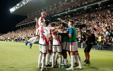1-1. Sexta-feira é marcada com companheiros de equipe de Tie-Tie.