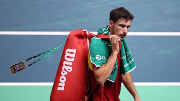 Tennis - Davis Cup - Final 8 - Spain v Czech Republic - SuperTennis Arena, Bologna, Italy - November 20, 2025 Spain's Pablo Carreno Busta walks off the court after losing his match against Czech Republic's Jakub Mensik REUTERS/Guglielmo Mangiapane