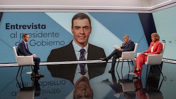 Imagen de la entrevista del presidente del Gobierno, Pedro S¨¢nchez, a RTVE