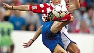 <B>IMPARABLE</b>. Fernando con tres tantos es el máximo goleador y el delantero más peligroso del Atlético en Primera.