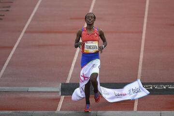 En la rama varonil, Kenia hizo el 1-2-3 conTitus Ekiru, Edwin Koech y Matthew Kipkoech Kisorio. Y en la femenil, Etiopía lo hizo con Etaferahu Woda Temesgen, Fantu Eticha Kimma y Tinbit Gidey Weldegebriel.