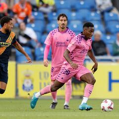 Las Palmas emerge con Dário Essugo y José Campaña