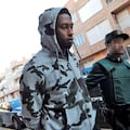 El jugador del Villarreal, Rubén Semedo, ha sido detenido por la Guardia Civil por un presunto delito de lesiones y de detención ilegal. La situación del jugador se complica después de que la jueza que instruía su caso haya ordenado prisión preventiva comunicada y sin fianza para el jugador después de imputarle los delitos de homicidio en grado de tentativa, lesiones, amenazas, detención ilegal, tenencia ilícita de armas y robo con violencia. El futbolista ha sido trasladado a la prisión de Picassent.