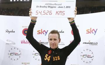 Bradley Wiggins tras batir el récord de la hora el 7 de junio de 2015.