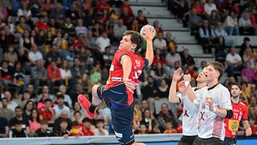 Víctor Romero en un ataque.