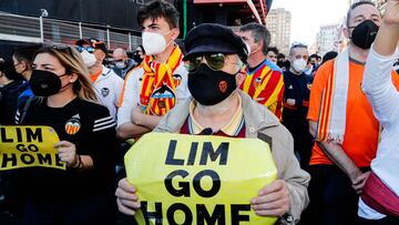 Aficionados del Valencia, en la manifestación