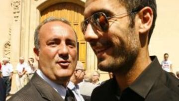 <b>FELIZ. </b>Godall, con Guardiola, en un acto del Barcelona.