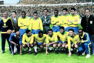 Campeón del mundo con Brasil en el Mundial 62 celebrado en Chile.
Moreira empezó jugando de media punta, pero se cambió a portero y jugó en el América, Palestra Italia y Botafogo, donde más destacó, y fue internacional con Brasil. Además de entrenar a Brasil en Chile 1962 también dirigió a Bangu, Palmeira, Portuguesa, Botafogo, Sao Paulo y Galicia.

