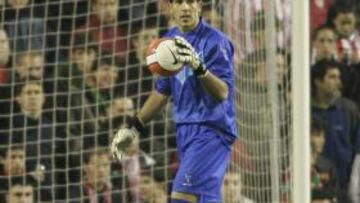 <strong>INTERVENCIÓN.</strong> Iraizoz se desplazará a Barcelona para ser operado de la rotura de cuédriceps que se produjo en el partido ante el Sevilla.