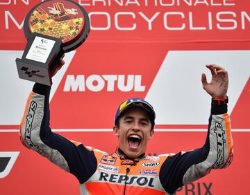 Márquez rompió el gafe post título con la décima victoria en el Gran Premio de Japón de MotoGP. 
