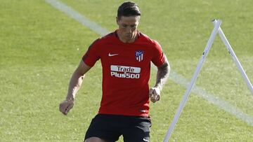 Fernando Torres se entrena en una imagen de archivo.