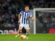 Jon Gorrotxategi, jugador de la Real Sociedad, en un partido de la actual temporada.