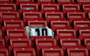 Homenaje a Diego Armando Maradona en el Wanda Metropolitano.