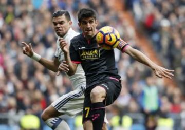 Gerard ante Pepe.