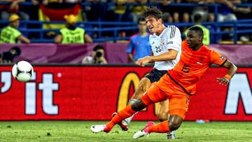 Mario Gómez anota el 2-0 ante Países Bajos