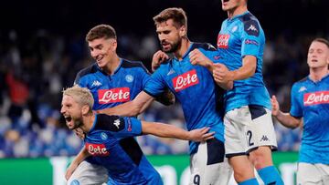 Hirving Lozano fue titular en su primer partido de Champions League con Napoli. Le anularon un gol y el duelo se finiquitó cuando después de salir de cambio.