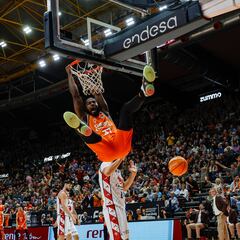 El Valencia Basket arrasa en el regreso de Dubljevic