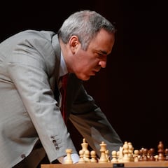 Chess champion Garry Kasparov tells it like it is: “Even Trump‘s biggest fans can’t believe he’s this stupid”