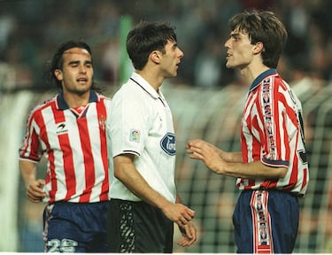 En 1998 el delantero del Valencia fue sancionado por agredir al defensa del Sporting de Gijón, Otero.
