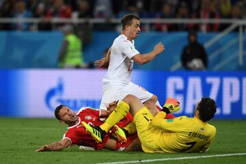 1-2. Xherdan Shaqiri marcó el segundo gol.